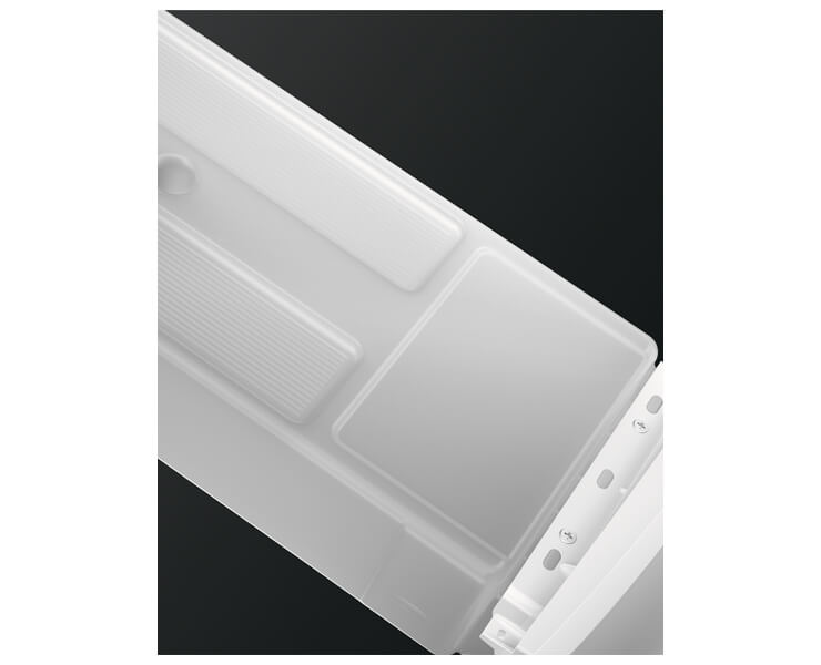 מייבש כביסה 7 ק"ג קונדנסור צג דיגיטלי דלת כסופה T6DBG722M AEG